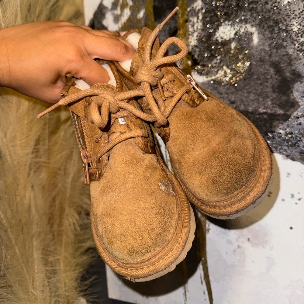 UGG 11C